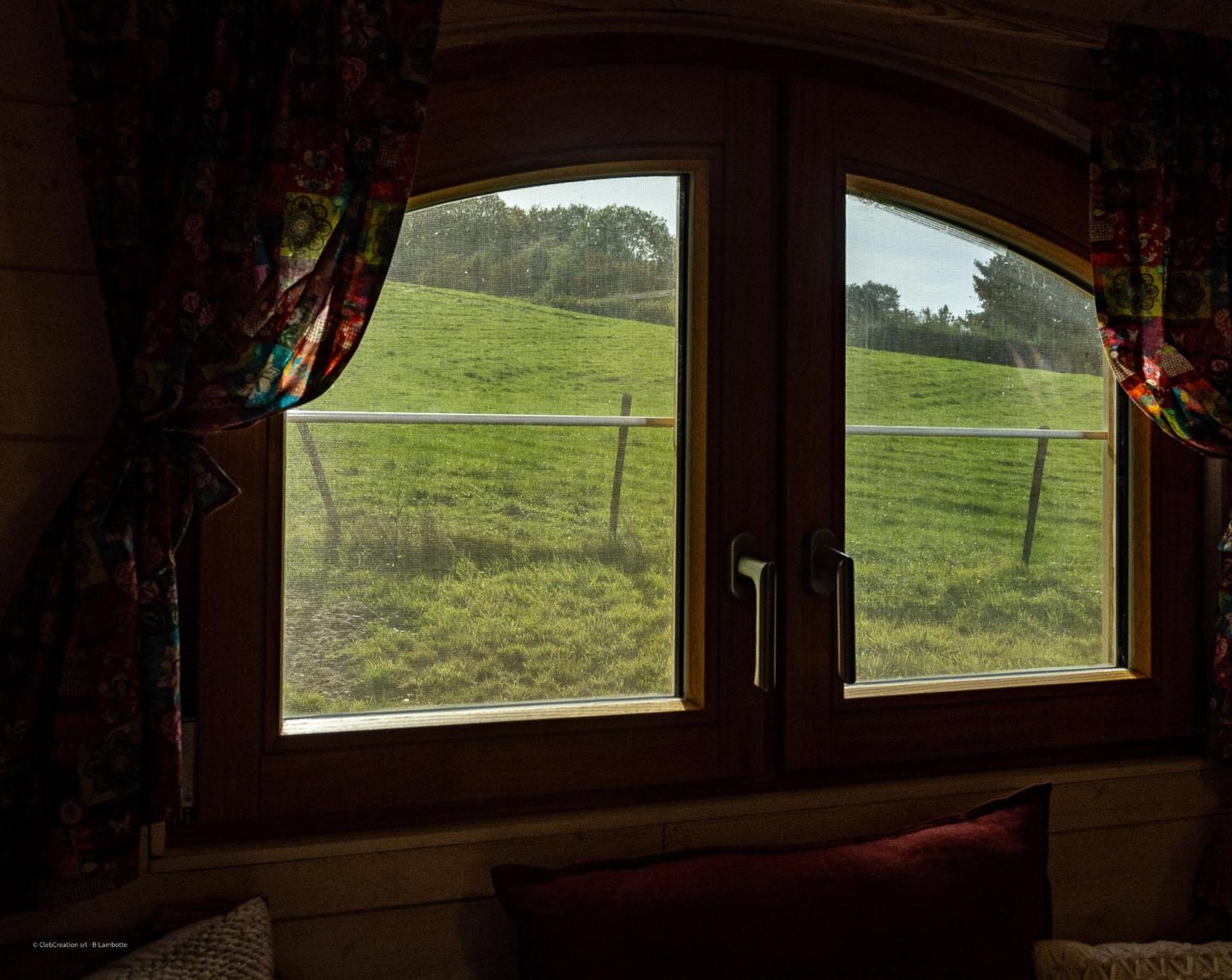 LierneuxLa Tiny House De La Bergerie别墅 外观 照片